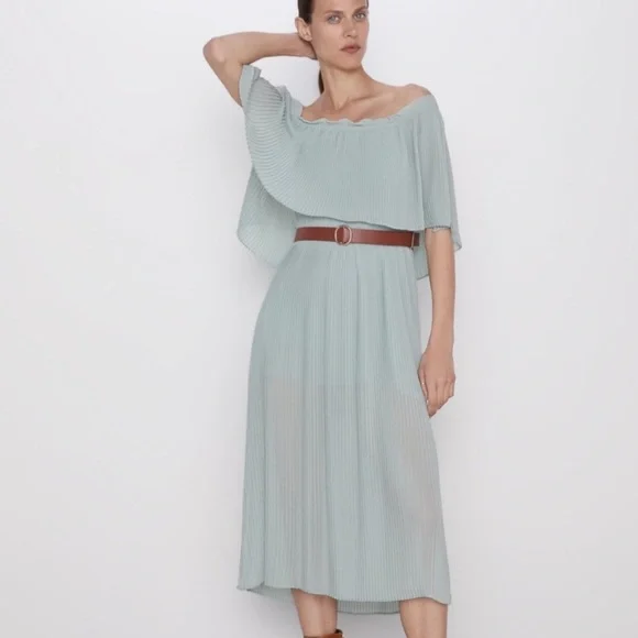 zara pleated midi dress NWT WOMAN SS25 $89 BELTED BROWN | 4387/225 Back fastening with opening and button. Pink Pleated Midi Dress Zara